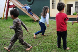 Investir em criança rende mais que bolsa